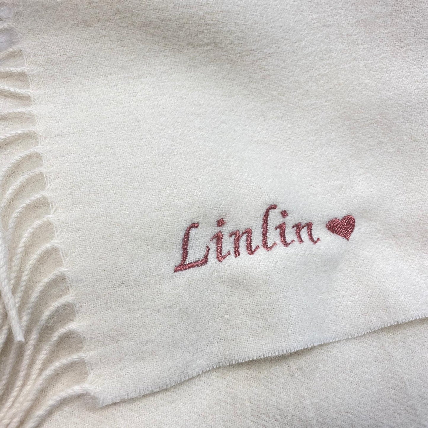 [Customized gift] Customized embroidered name pure wool white scarf Christmas gift